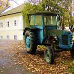stary traktor