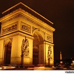 Champs Elysees v noci