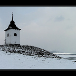 Kostolik pri Liptovskej Mare v zime...