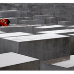 Berlnsk deprese - Das Holocaust-Denkmal mit Regenschirm