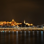 Noc v Budapešti